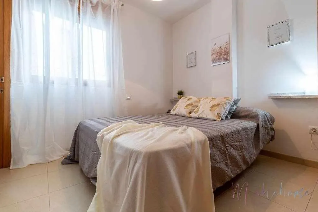 4 Apartamento En Estadio Sevilla 8 Plazas 3 Hab Y Metro 0*, Seville
